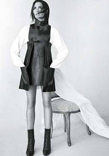 Victoria Beckham will present a new collection of cosmetics and perfumery